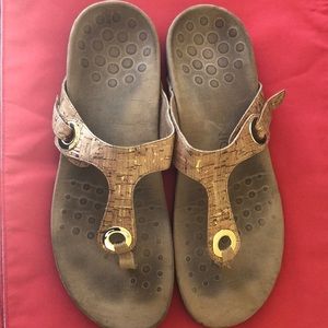 Vionic cork  sandals